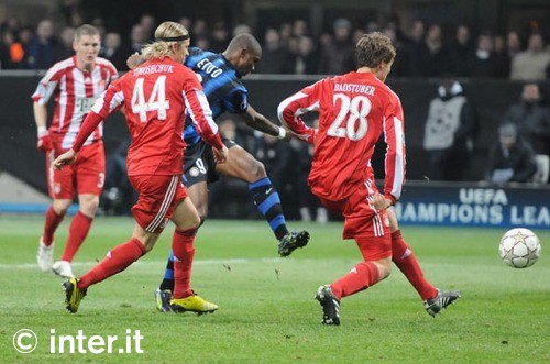 Novanta minuti a tenerlo in 3. Eppure due tiri velenosissimi li aveva anche piazzati... maledetta sottiletta Kraft!