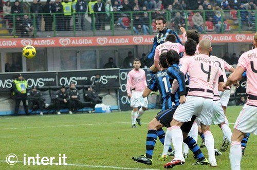 L'ultimo a fare gol così all'Inter è stato Zamorano. Vista la mia idolatrìa per il cileno, è il miglior complimento che posso fare al Pazzo.