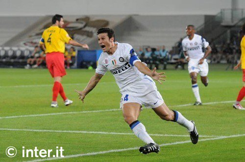 Il ragazzo sta prendendo il vizio... anche se lo sguardo incredulo e stupito è sempre lo stesso!