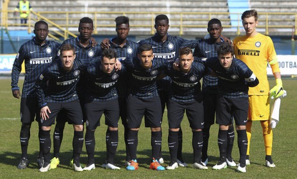 Da sinistra in piedi, all'unisono: "Prrrr!!!!"